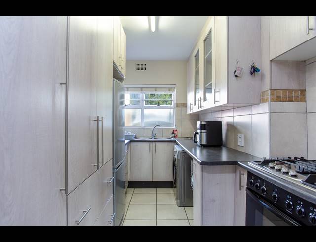 2 BEDROOM APARTMENT FOR SALE IN WYNBERG UPPER